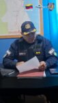 Funcionarios del Iapolebne  capturan a presunto homicida en Antolín del Campo.

En una rápida intervención coordinada por la Estación Policial de Antolín del Campo, funcionarios bajo el mando del Primer Comisario Alexander García confirmaron el fallecimiento de un joven de 20 años en el sector La Mara de Manzanillo. El hallazgo movilizó de inmediato un despliegue mixto que incluyó a la Policía Nacional Bolivariana, y a la Guardia Nacional Bolivariana. El equipo forense del CICPC de Juan Griego  realizó el levantamiento del cuerpo para dar inicio a las investigaciones correspondientes.

La efectividad policial permitió que, poco después del suceso, se lograra la captura del presunto victimario tras una alerta ciudadana. El sospechoso, un hombre de 40 años, fue interceptado por la comisión policial en una parada de transporte cercana a la sede policial de la zona. De acuerdo con el reporte oficial, el detenido ya presentaba una solicitud activa por homicidio bajo la causa sumarial K26039700083. El procedimiento quedó bajo la supervisión de la Fiscalía 16° en materia de Homicidios para el debido proceso legal.
 @iapolebne