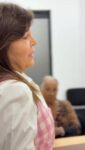 Marisel Velásquez entregó 60 ayudas sociales que transforman vidas en Nueva Esparta

Con una clara vocación de servicio y sensibilidad humana, la gobernadora del estado Bolivariano de Nueva Esparta, Marisel Velásquez, hizo entrega de 60 ayudas sociales destinadas a fortalecer la salud y el bienestar de las familias de la entidad.

La inversión total para esta jornada fue de 17.481 dólares, recursos que permitirán cubrir intervenciones quirúrgicas, estudios médicos como uroanálisis prostático, retiro de catéter, eco abdominal pélvico, colonoscopia, electroencefalograma, kit de tornillos y placas, medicamentos de alto costo, lentes correctivos, resonancias magnéticas, resección de fibroadenoma mamario y sesiones de quimioterapia.

Esta entrega se realizó a través de la Dirección del Poder Popular para la Protección y Servicio Social de la Gobernación, a cargo de Sor Velásquez, y benefició a familias de los municipios Antolín del Campo, Díaz, García, Gómez, Maneiro, Marcano, Mariño, Península de Macanao y Tubores.

Durante la actividad, Rogelio González, beneficiario de un TAC de cuello, expresó: “Gracias a Dios y a la Gobernadora ya es posible. Tenemos una mujer valiente aquí en la Gobernación”.

Ineisy Vargas, madre de un niño de siete años que recibió apoyo para un electroencefalograma, señaló: “Esto es una bendición. Gracias a Dios que ella ganó”.

Rosa Tillero, abuela de una niña beneficiada, agradeció: “No se me cerró la puerta. Con nuestra Gobernadora para adelante. Que Dios me la bendiga a ella y a todo su equipo”.

#

 @gobiernobne
