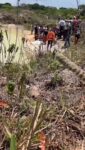 Este sábado 16 de mayo se confirmó el fallecimiento de cuatro niños ahogados en una poza en la comunidad de Manuelita Sáenz de San Jaime, en Maturín, estado Monagas.

Según medios de la entidad, comisiones de los cuerpos de seguridad, rescate y Protección Civil se trasladaron al lugar luego de que se reportara la desaparición de los menores de edad dentro del agua.

Las autoridades indicaron que tres de las víctimas eran los hermanos Luisana Peña de 11, Leonardo Peña de 12 y Óscar Peña de 8 años de edad, provenían desde Anaco, Anzoátegui, y estaban en la ciudad visitando a unos familiares. El cuarto menor, Davián Pereira, de 11 años, residía en San Jaime.

Los niños estaban bajo el cuidado de una abuela cuando ocurrió la tragedia.

 @tuperiodico.ve
🎥: El periódico de Monagas

 @tuperiodico.ve