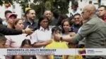 Presidenta (E) de la República Bolivariana de Venezuela Delcy Rodríguez afirmó que todas las decisiones asumidas por el Gobierno Nacional se han tomado y se tomarán siempre en función de un único interés: el de Venezuela. 

En relación con el caso de Alex Saab, Rodríguez explicó que se trata de un ciudadano de origen colombiano que cumplió funciones en Venezuela, y que los aspectos vinculados a su situación corresponden a asuntos entre Estados Unidos y el propio Saab.

Indicó que el Gobierno venezolano actuó mediante una medida administrativa de deportación, plenamente justificada en los intereses nacionales. 

Finalmente, reiteró que el pueblo venezolano puede tener plena confianza en que el Gobierno actúa guiado exclusivamente por la defensa de los intereses y derechos de Venezuela, garantizando la tranquilidad, la paz, el desarrollo y el futuro de los niños y niñas, así como la esperanza del pueblo venezolano.
@vtv_canal8