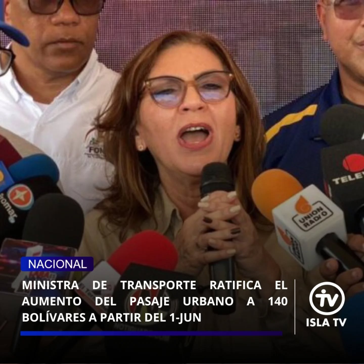 Ministra de Transporte ratifica el aumento del pasaje urbano a 140 bolívares a partir del 1-Jun

La ministra para el Transporte, Jacqueline Farías, ratificó que el precio del pasaje para el servicio de transporte urbano quedará fijado en 140 bolívares, una medida que entrará en vigencia formal a partir del próximo lunes 1 de junio de la presente campaña regulatoria.

La titular de la cartera ministerial precisó que la disposición legal ya se encuentra redactada para su respectiva difusión en los canales institucionales. "Hemos decretado un exhorto, va a salir en Gaceta el día 1 de junio, a que la tarifa máxima del transporte urbano sea de 140 bolívares. Eso durante todo el mes de junio y julio. Todo esos dos meses la tarifa va a ser de 140", detalló la ministra Farías respecto al lapso de aplicación y el congelamiento temporal del costo del servicio para resguardar la planificación ciudadana.

#1Jun
