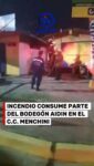 Un incendio se desató en el interior del Bodegón AIDIN, ubicado en el Centro Comercial Menchini (conocido como el artesanal), rompiendo la tranquilidad de la madrugada de este jueves 11 de junio. Las llamas comenzaron a propagarse dentro del reconocido establecimiento pasadas las 5:00 a.m., generando una situación de alerta inmediata en el sector.

Ante la emergencia, una comisión de los bomberos (@bomberosene2) acudió rápidamente al lugar para sofocar el fuego y evitar que se extendiera a otros locales del centro comercial.

Actualmente, la situación se encuentra bajo control y funcionarios de la Policía de Maneiro @policia_maneiro resguardaron  la escena. 

Los efectivos se mantienen en el sitio custodiando las instalaciones a la espera de los peritos correspondientes, quienes determinarán el origen del siniestro y evaluarán el total de los daños materiales.

#11Jun