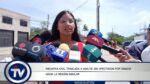 Iniciativa civil traslada a más de 300 afectados por sismos hacia la Región Insular

La iniciativa voluntaria liderada por la joven de 19 años, Adriana Rodríguez, ha logrado coordinar con éxito la movilización de un grupo estimado entre 300 y 400 ciudadanos afectados por los recientes sismos en Caracas y La Guaira. El destino principal de los trasladados es la isla de Margarita, donde son recibidos por familiares directos.

A pesar del avance, el comité organizador reporta una necesidad crítica de transición en la logística de transporte para garantizar una evacuación digna y sin traumas adicionales para los damnificados.

Los primeros traslados que incluyeron a un grupo de cadetes y varias familias se ejecutaron utilizando camiones tipo cava de la empresa Trapismar.

Sin embargo, los organizadores enfatizan que las condiciones de estos vehículos pesados no son aptas ni seguras para el traslado a largo plazo de la población civil en estado de vulnerabilidad.

🚍 Requerimiento urgente de unidades ejecutivas
Se hace un llamado público a propietarios de líneas de transporte, empresas privadas y particulares que dispongan de autobuses y vans para sumarse a la causa en la ruta hacia los centros de acopio y puntos de concentración en Caracas.

El uso de transporte ejecutivo es indispensable y prioritario para movilizar de forma segura a:
Personas con movilidad reducida.

Ciudadanos heridos o enfermos.
Adultos mayores.
Niños pequeños.

El plan logístico ya cuenta con puntos de concentración establecidos en Caracas para mantener las salidas de forma ordenada y mitigar el impacto emocional de quienes ya sufrieron la pérdida de sus hogares.

#ReporteSismos #EvacuacionMargarita #ServicioPublico #SolidaridadVenezuela #LogisticaDeEmergencia