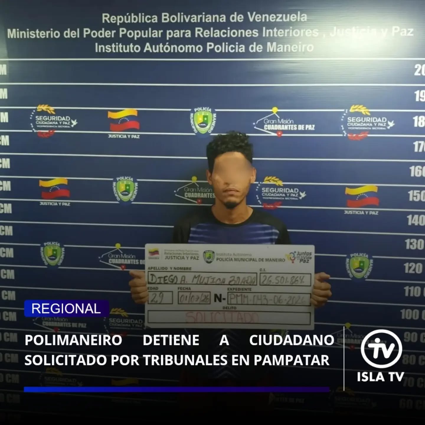 Polimaneiro detiene a ciudadano solicitado por tribunales en Pampatar

En el marco de las labores de resguardo y seguridad ciudadana, funcionarios de @policia_maneiro efectuaron la captura del ciudadano Diego Alejandro Mujica Borda en el sector de Pampatar, estado Nueva Esparta.

La detención se llevó a cabo tras confirmar que el sujeto presentaba requerimientos pendientes con la justicia venezolana, lo que activó los protocolos de búsqueda y captura en la zona.

El ciudadano presentaba una orden emanada por el Tribunal Segundo de Primera Instancia en Función de Ejecución del Circuito Judicial Penal del estado Nueva Esparta.

De igual manera, Mujica Borda, residenciado en el sector de Pampatar, era solicitado activamente por el Tribunal Cuarto de Primera Instancia Municipal.

El procedimiento fue el resultado de exitosas labores de inteligencia y de la cooperación interinstitucional de los cuerpos de seguridad locales.

Actualmente, el detenido se encuentra bajo custodia en el comando principal de la policía municipal de Maneiro y será trasladado este jueves 2 de julio ante la instancia judicial que lo requiere para comparecer en su audiencia y continuar con el debido proceso legal establecido en el país. Las autoridades policiales ratificaron su compromiso con el orden público y la paz de la jurisdicción a través de este tipo de despliegues.

#2Jul