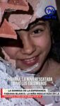 ✨ LA SONRISA DE LA ESPERANZA: Fabiana Blanco, la niña rescatada en La Guaira, conmueve al país con su mensaje de fe.

Una imagen de luz y resiliencia en medio de la tragedia ha conmovido a toda la nación.

Tras el devastador derrumbe registrado en La Guaira, el rostro de Fabiana Blanco, una valiente niña de 12 años de edad, se hizo viral al mostrar una enorme sonrisa mientras era rescatada de entre los escombros.

 Actualmente, Fabiana relató lo sorprendida que se encuentra ante la enorme repercusión y el alcance que ha tenido su fotografía en las distintas redes sociales.

Con una entereza admirable, la pequeña aprovechó el espacio para enviar un emotivo mensaje de agradecimiento dirigido a Dios, a su mamá y a los cuerpos de rescate que arriesgaron sus propias vidas para salvarla.

Su testimonio nos recuerda que, incluso en los momentos más oscuros, la esperanza y la gratitud logran abrirse paso entre las dificultades.

@olavarrietaluis

@unionradionet
#islatv #TerremotoVenezuela #LaGuaira #HistoriasDeEsperanza #Resiliencia Venezuela