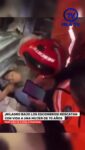 ¡Milagro bajo los escombros! Rescatan con vida a una mujer de 70 años tras más de 8 días atrapada

El sorprendente rescate ocurrió la madrugada de este 3 de julio, donde la sobreviviente demostró que, además de una resistencia increíble, le sobra carácter.

Una impactante historia de supervivencia se registró en las últimas horas, una mujer de 70 años de edad fue rescatada con vida tras haber permanecido atrapada más de 8 días bajo los escombros.

El difícil operativo de emergencia, llevado a cabo durante la madrugada de este 3 de julio, culminó con éxito cuando los cuerpos de rescate lograron localizar y extraer a la adulta mayor de entre las ruinas.

Más allá del asombroso hecho biológico de sobrevivir más de una semana en condiciones extremas y sin aparentes recursos básicos, lo que más ha llamado la atención de los usuarios en redes sociales fue la lucidez y el temple de la sobreviviente al momento de ser auxiliada.

A pesar de la traumática situación vivida, la señora tuvo la fuerza y la energía suficiente para plantarse ante el panorama y exigirle directamente a uno de los rescatistas que le quitara el teléfono de la cara, defendiendo su espacio y privacidad en pleno procedimiento médico.