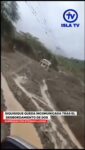 Siquisique queda incomunicada tras el desbordamiento de dos quebradas por intensas lluvias

Fuertes precipitaciones colapsan la vía principal del municipio Urdaneta y dejan un autobús atrapado

Las lluvias que han afectado a gran parte del territorio nacional provocaron una situación de contingencia en la población de Siquisique, ubicada en el municipio Urdaneta, estado Lara,  la cual se encuentra actualmente incomunicada. Las intensas precipitaciones comenzaron aproximadamente a las 4:00 de la madrugada, generando el desbordamiento inmediato de los cauces locales.

El aumento abrupto en el caudal de las quebradas San Rafael y Cauderales causó que las corrientes arrastraran barro, piedras y escombros a su paso.

 Esta situación bloqueó por completo el tránsito en la carretera principal que conduce hacia la localidad.

En medio del temporal, una unidad de transporte público intentó cruzar por el tramo afectado. Sin embargo, el vehículo fue incapaz de evadir la fuerte corriente de agua y barro, quedando completamente atrapado en medio de la vía.

 Pese a que las condiciones meteorológicas adversas se mantienen en la zona, se confirmó que las comunidades aledañas y las viviendas de los residentes están fuera de peligro. La problemática central se limita estrictamente a la paralización del tránsito y al vehículo atascado.